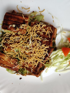 बॉम्बे सैंडविच (Bombay Sandwich recipe in Hindi) रेसिपी मुख्य फोटो