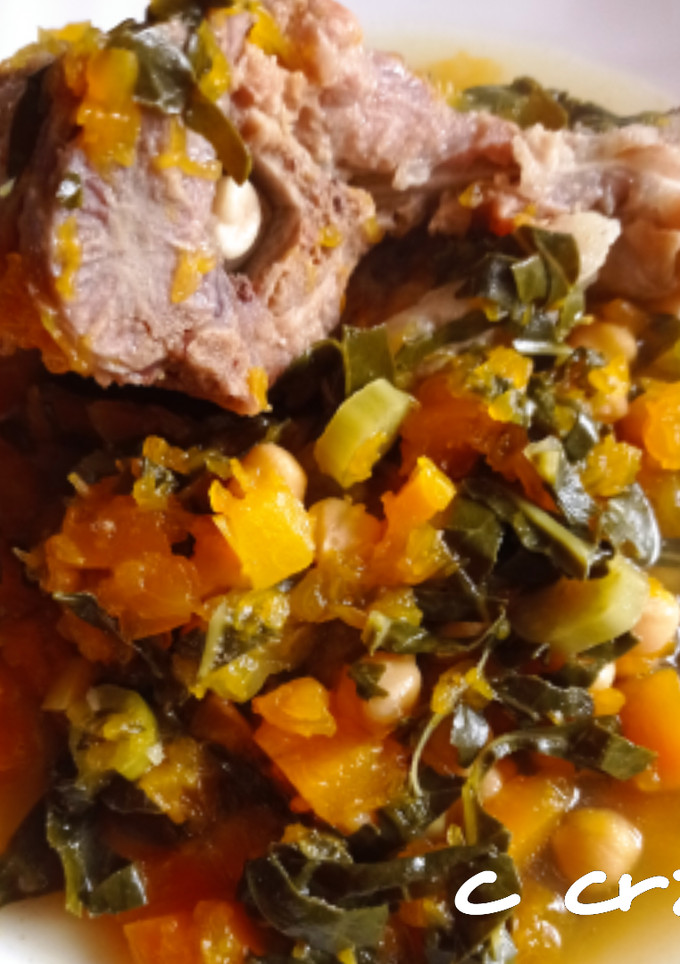 Una foto de Garbanzos con espinazo de cerdo cazuela AMC