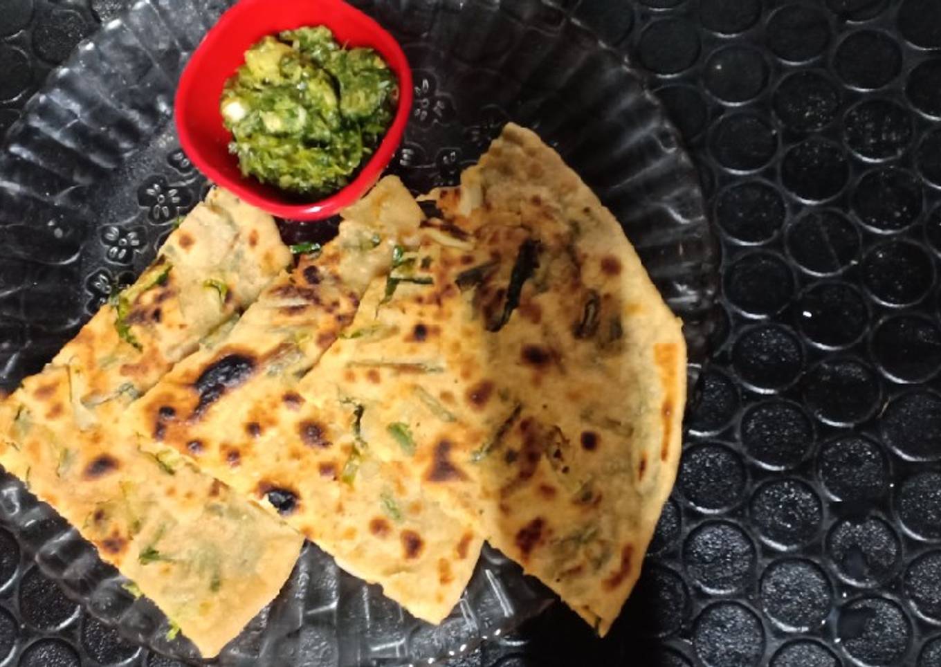 Green garlic paratha