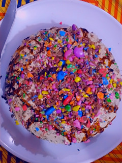 A picture of Biscuit cake.