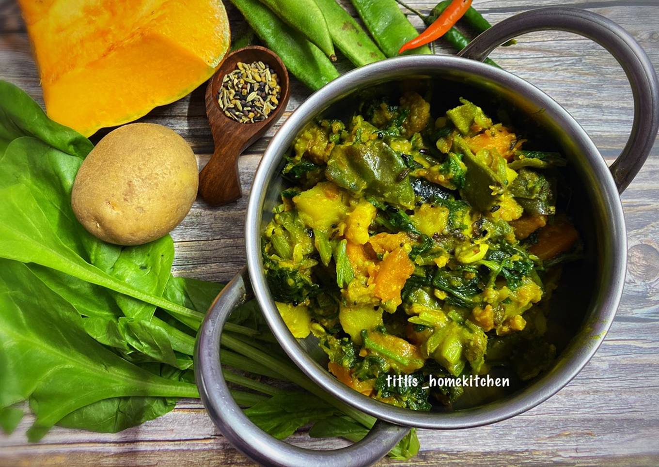 Spinach Mishmash(Palak Shaak Ghonto)