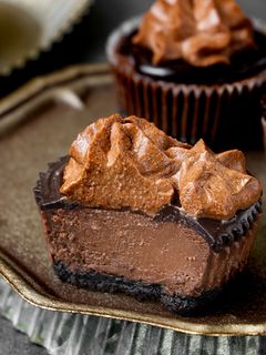 Hình của món Bánh Phô Mai Kem 4 Loại Chocolate - Death by Chocolate Cheesecakes.