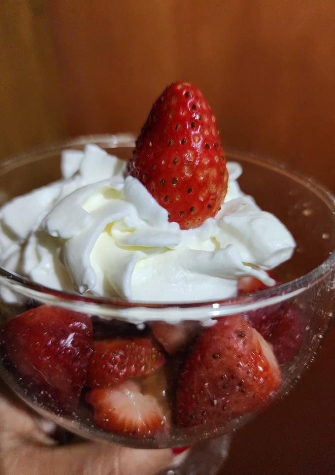 Una foto de Postre con frutillas