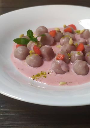 Foto di Gnocchi alle fragole,su crema di cocco zenzero e fragole 🍓