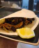 Tacos de carne mechada y porotos negros