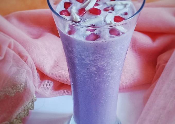 Recipe of Award-winning Pomegranate Milkshake