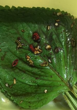 Foto resep Pickled Perilla Leaves (Kkaennip Jangajji)