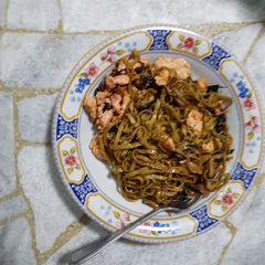 A picture of Stir fry noodle.