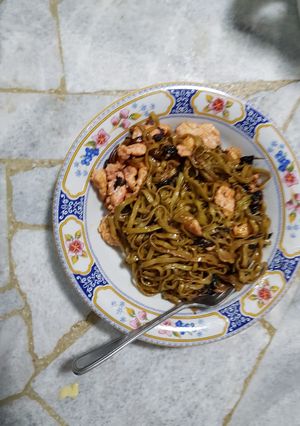 A picture of Stir fry noodle.
