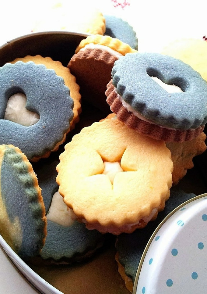 Una foto de Galletas con cremita de limón 