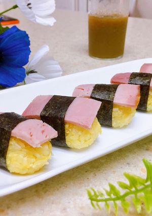 Hình của món Sushi xôi / phiên bản cho trẻ.