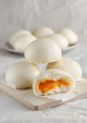 A picture of Salted Egg Yolk Lava Bun [Liu Sha Bao].