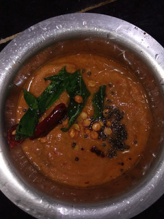 தக்காளி புதினா சட்னி (Thakkaali pudina chutney recipe in tamil) செய்முறை முக்கிய புகைப்படம்