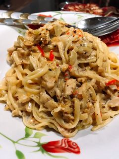 Foto resep Super simple fettuccine carbonara!