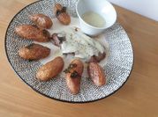 Une photo de roquefort et pommes de terre