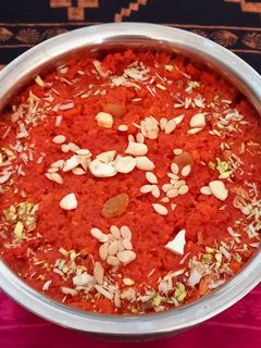 ગાજર નો હલવો (Gajar Halwa Recipe In Gujarati) રેસીપી મુખ્ય ફોટો