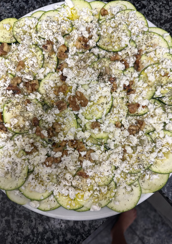 Una foto de 470. Carpaccio de calabacín (entrante verdura)