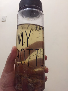 Foto resep Infused water (kurma, madu dan chia seed)