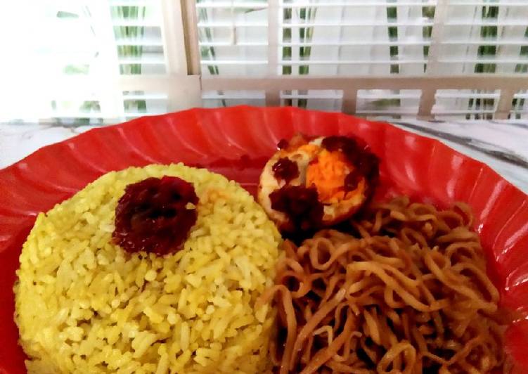 Nasi Kuning Rice cooker