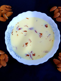 કેસર દૂધ પાક (Kesar Doodh Paak Recipe In Gujarati) રેસીપી મુખ્ય ફોટો