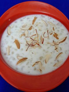 साबूदाना की खीर (Sabudana ki kheer recipe in Hindi) रेसिपी मुख्य फोटो