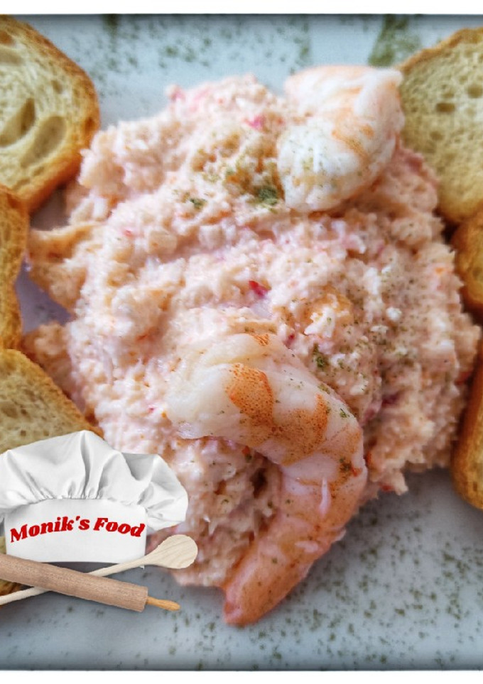 Una foto de Ensaladilla de langostinos y cangrejo