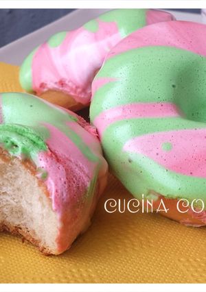 Foto di Ciambelline con glassa colorata