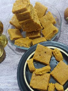 ગોળ પાપડી(gol papadi recipe in gujarati) રેસીપી મુખ્ય ફોટો