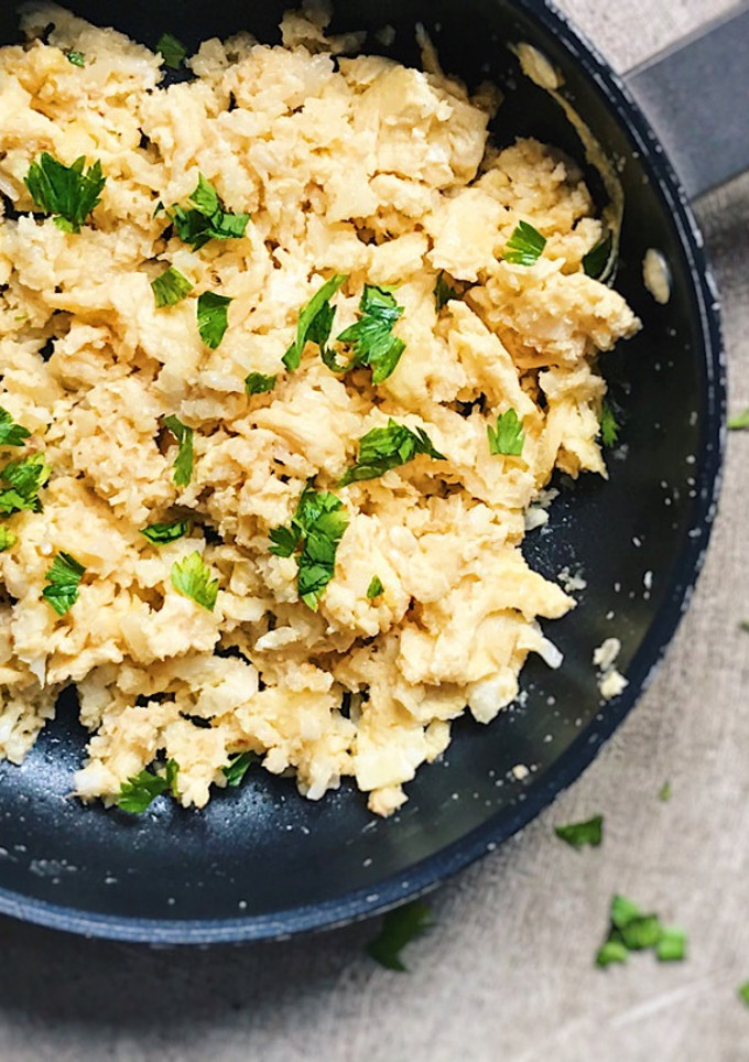 Una foto de Revuelto fácil de arroz de coliflor