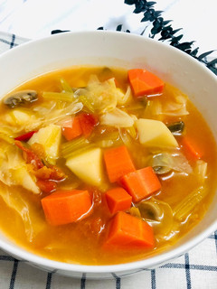 簡單，就很美味！蔬食羅宋湯 的食譜成品照片