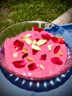 ઈન્સ્ટન્ટ રોઝ રબડી Instant Rose Rabdi Recipe in Gujarati) રેસીપી મુખ્ય ફોટો