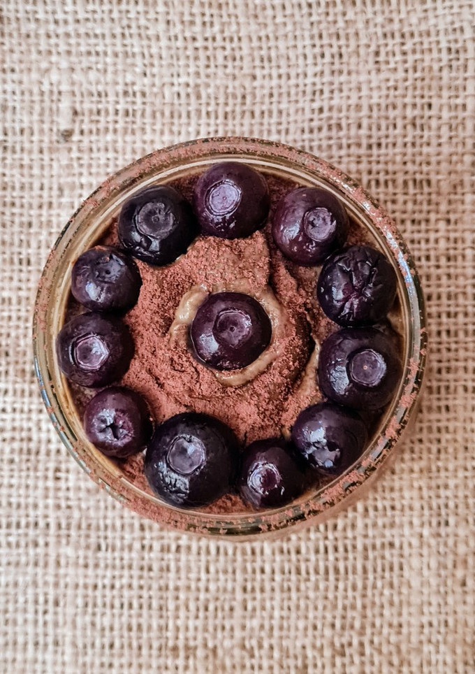 Una foto de Mousse saludable de palta y cacao 🥑 🍫 sin azúcar agregado ni edulcorante, en 5 minutos y plant based