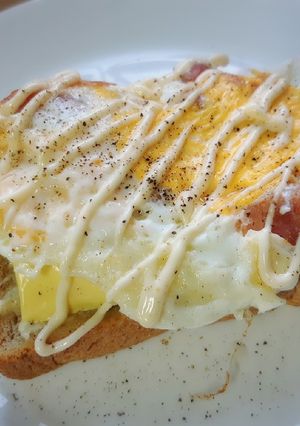 รูปของ Bacon Egg Cheese Topping Toast