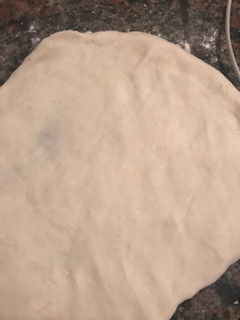 Una foto de Masa de tarta o de empanadas con 4 ingredientes. Súper rica y crocante. Fácil