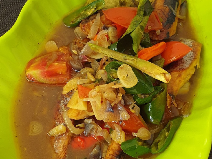 Langkah Mudah untuk Menyiapkan Tumis tongkol cue asem pedas, Lezat Sekali