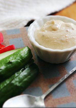 A picture of Mayonnaise made with "Tofu".