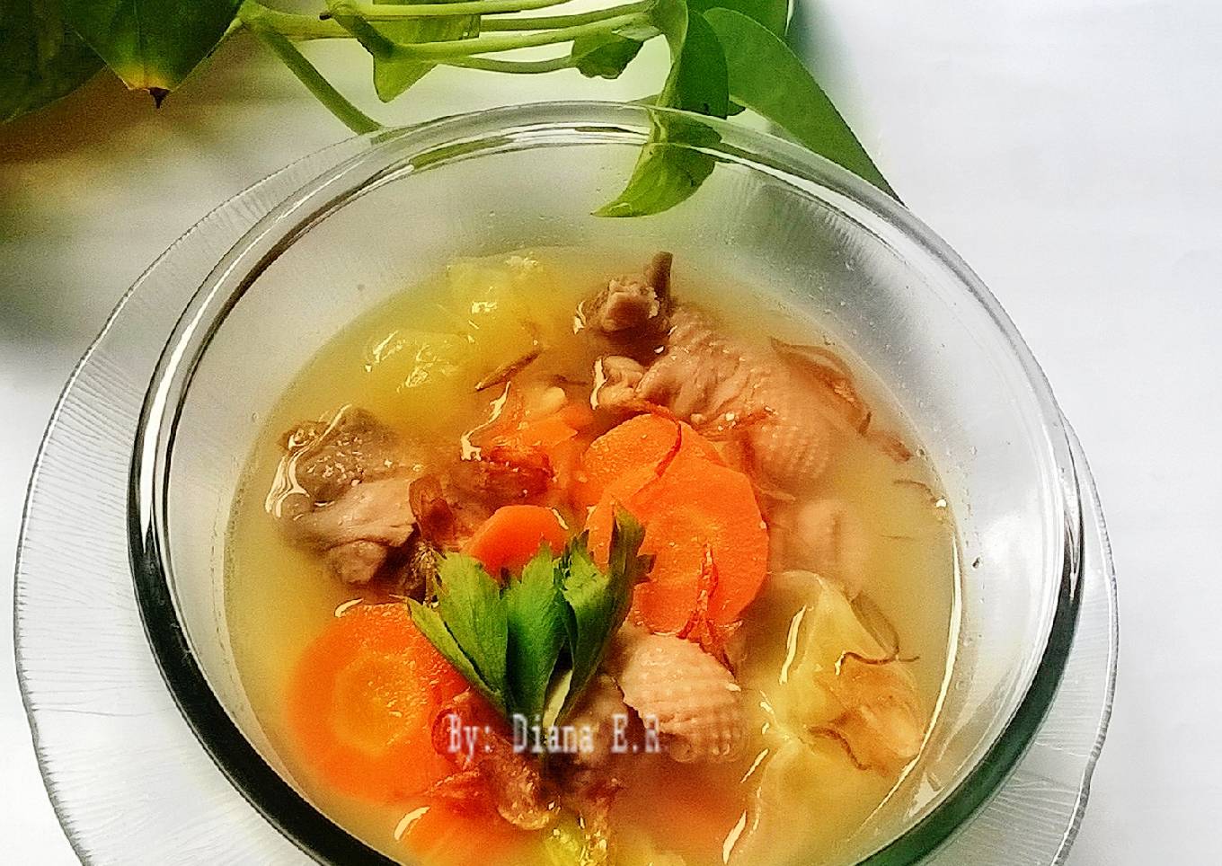 Sop Ayam Beda, enak banget (seharusnya Tetelan)