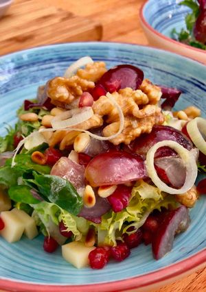 Una foto de ENSALADA DE INVIERNO muy Fácil y Vistosa