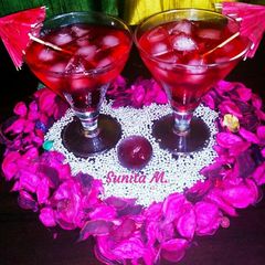 A picture of Plum lemonade.