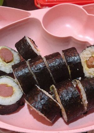 Foto resep Bekal anak-Sushi roll sosis telur praktis