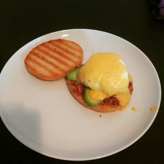 A picture of Eggs benedict.