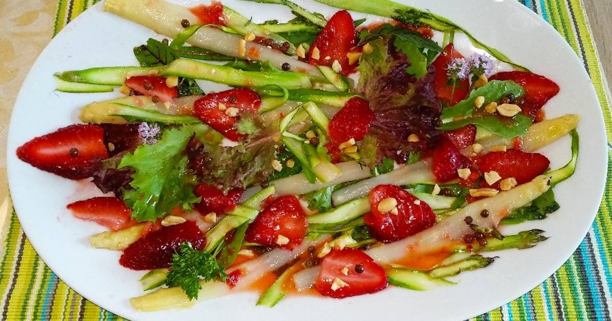 Spargel Carpaccio mit Erdbeeren Rezept von Leonella - Cookpad