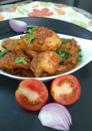 A picture of Chicken Bhuna.