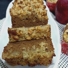 A picture of Apple Pie Cake.