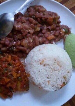 A picture of Simple,rice,fish fillet,beans and avocado.