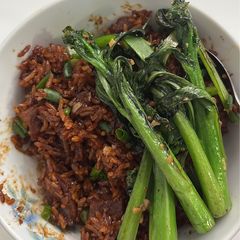 A picture of Garlic beef fried rice.