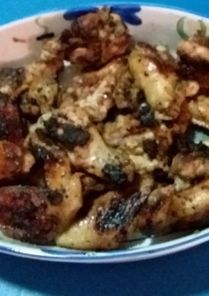 A picture of Italian Devilled Fried Chicken Wings😍🇮🇪🐣🍽🍷🍾.