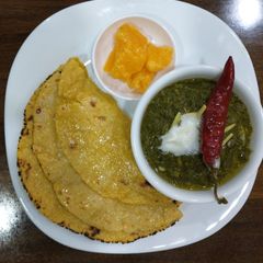 A picture of Sarson - ka - saag.