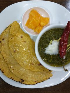 A picture of Sarson - ka - saag.