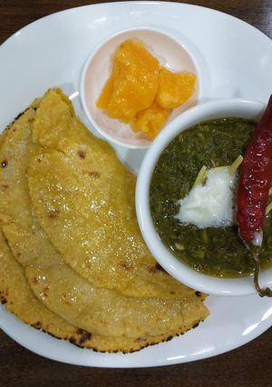 A picture of Sarson - ka - saag.